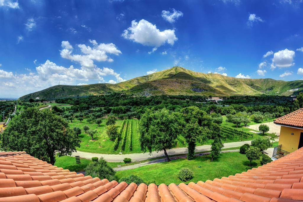 Tenuta Re Ferdinando Санта-Марія-Капуа-Ветере Номер фото